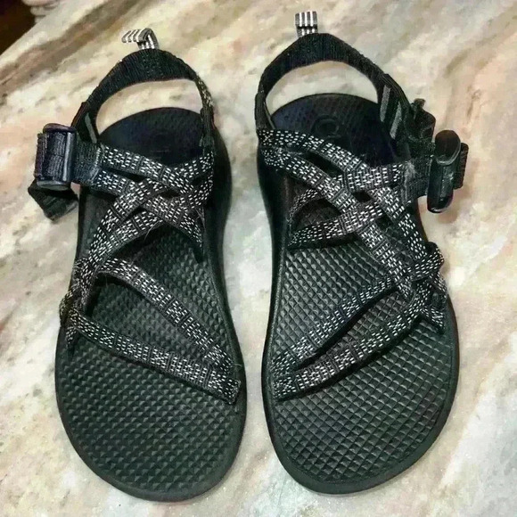 Kids CHACO ZX/1 ECOTREAD SANDAL- Hugs & Kisses pattern. Size 2 - Picture 5 of 8